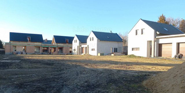 Eladó családi ház, Keszthelyen 165 M Ft, 16 szobás
