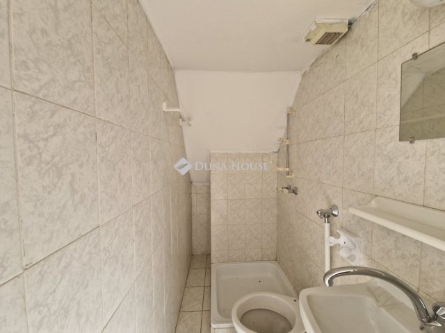 Eladó családi ház, Bánkon 456.765 M Ft, 2 szobás