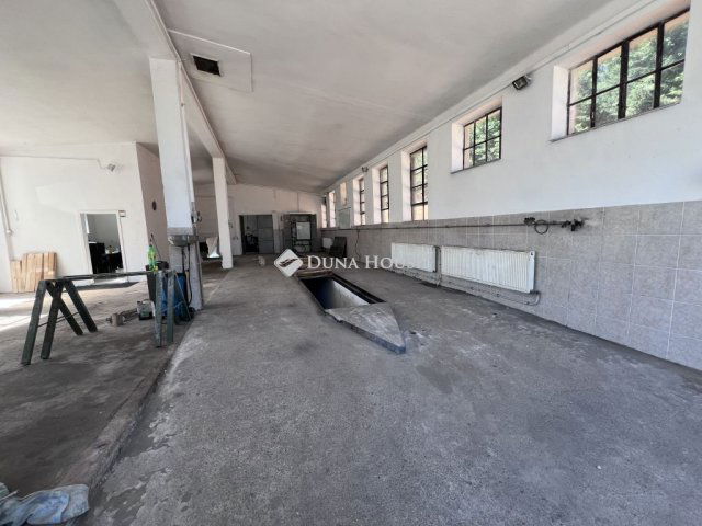 Kiadó ipari ingatlan, Mogyorósbányán 250 E Ft / hó