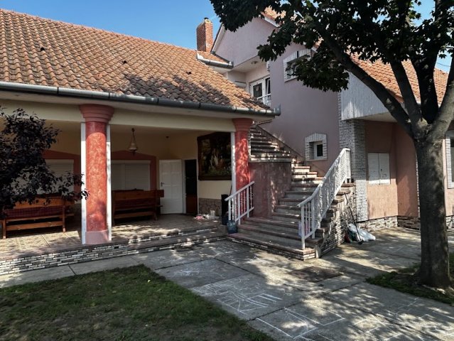 Eladó családi ház, Abonyban 79 M Ft, 4+2 szobás