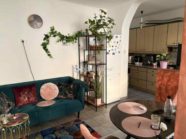 Eladó családi ház, Rábatamásin 49.99 M Ft, 3 szobás