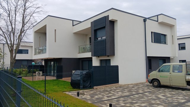 Eladó téglalakás, Siófokon 63.5 M Ft, 3 szobás