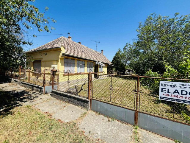 Eladó családi ház, Naszályon 31.99 M Ft, 3 szobás