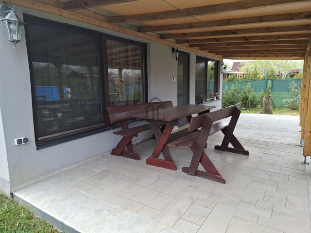 Eladó nyaraló, Békésszentandráson 130 M Ft, 4 szobás