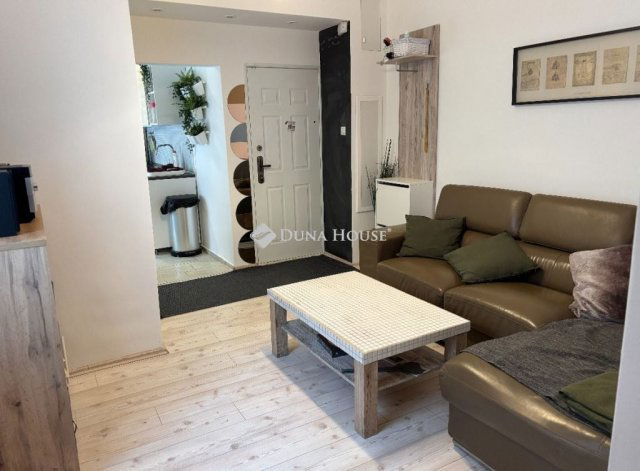 Eladó téglalakás, Budapesten, II. kerületben 120 M Ft, 2 szobás