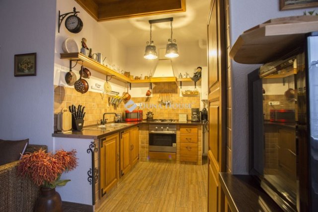 Eladó családi ház, Bakonyszentlászlón 99 M Ft, 5 szobás