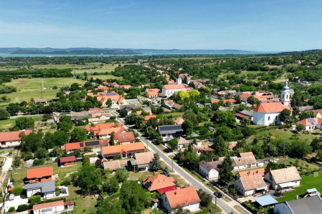 Eladó családi ház, Kőröshegyen 195 M Ft, 5 szobás