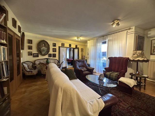 Eladó családi ház, Keszthelyen 180 M Ft, 5 szobás