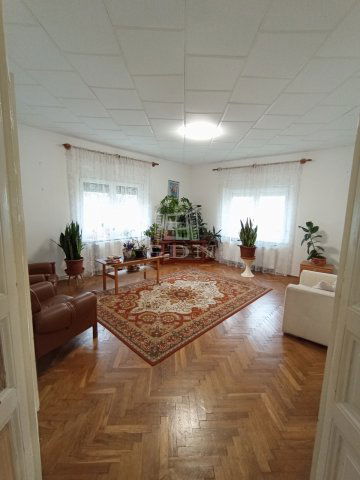 Eladó családi ház, Veszprémben 79.9 M Ft, 2+1 szobás