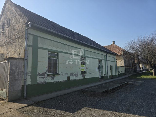 Eladó üzlethelyiség, Kunbaján 5 M Ft / költözzbe.hu