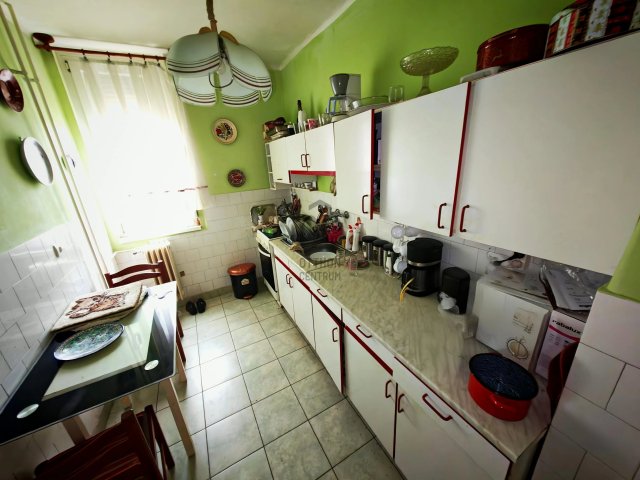 Eladó téglalakás, Ajkán 33 M Ft, 2 szobás