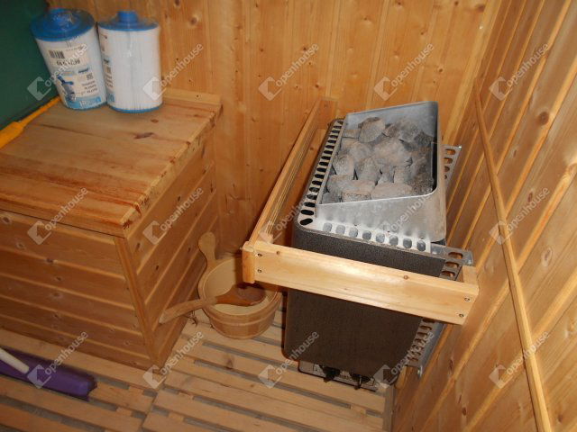 Eladó nyaraló, Hévízen 290 M Ft, 8 szobás