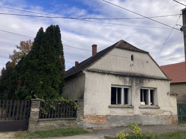 Eladó családi ház, Meszlenen 11.9 M Ft, 2 szobás