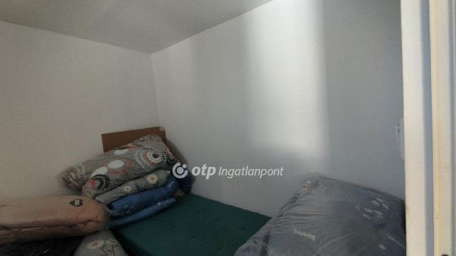 Eladó családi ház, Jászberényben 28 M Ft, 1+4 szobás