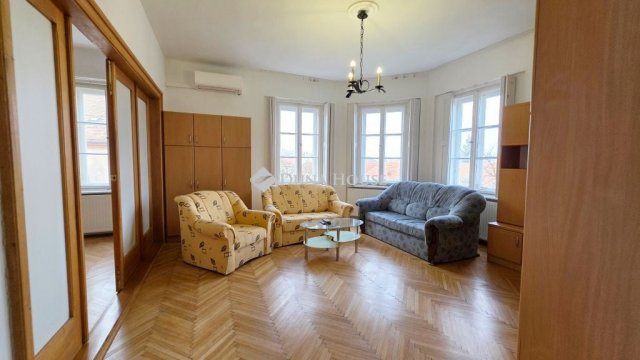 Kiadó téglalakás, albérlet, Szombathelyen, Semmelweis Ignác utcában