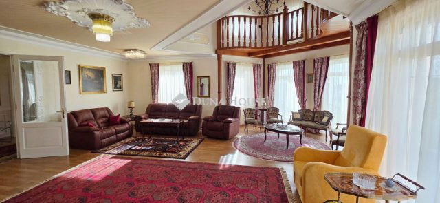 Eladó családi ház, Sitkén 350 M Ft, 4 szobás