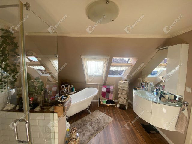 Eladó családi ház, Mosonmagyaróváron 135 M Ft, 5 szobás