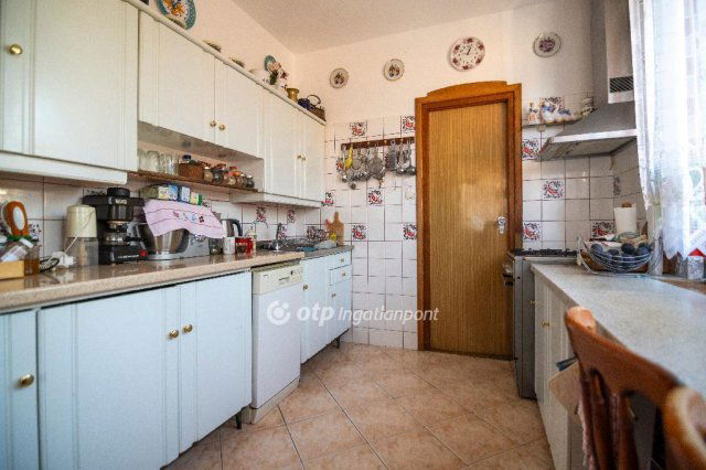 Eladó családi ház, Budakeszin 120 M Ft, 3 szobás