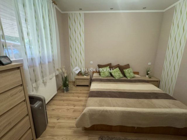 Eladó családi ház, Békéscsabán 89.9 M Ft, 4 szobás
