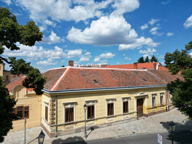 Eladó családi ház, Kőszegen 167.6 M Ft, 6 szobás