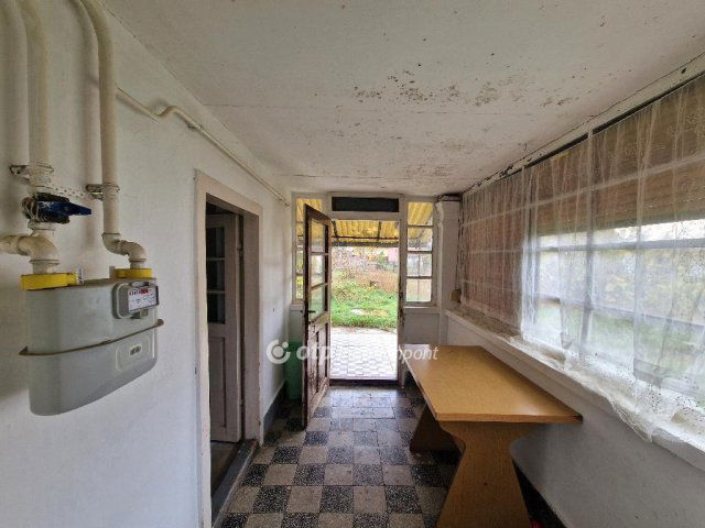 Eladó családi ház, Abádszalókban 9.9 M Ft, 2 szobás