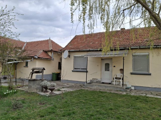 Eladó családi ház, Besenyszögön 19.9 M Ft, 4 szobás