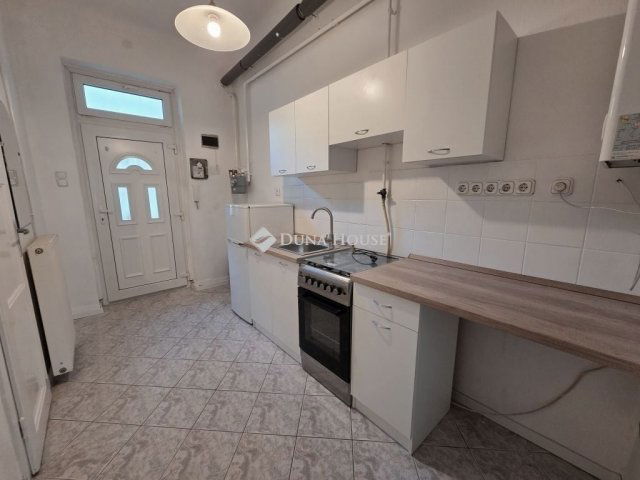 Eladó téglalakás, Budapesten, IV. kerületben 49.3 M Ft, 1 szobás