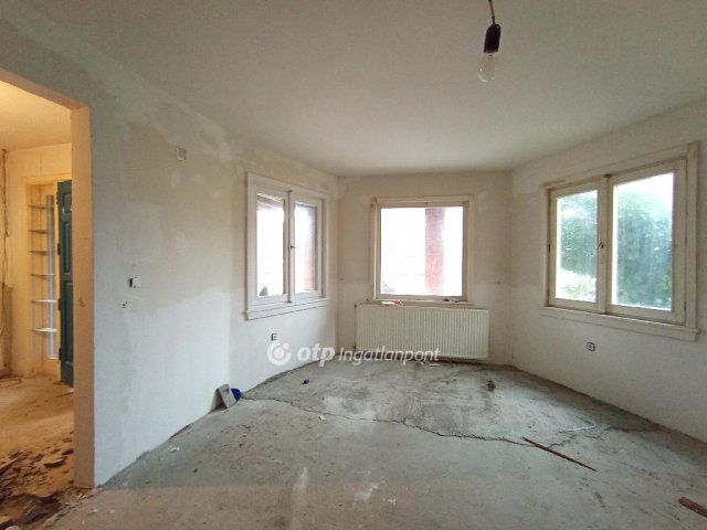 Eladó családi ház, Balatonbogláron 150 M Ft, 7 szobás