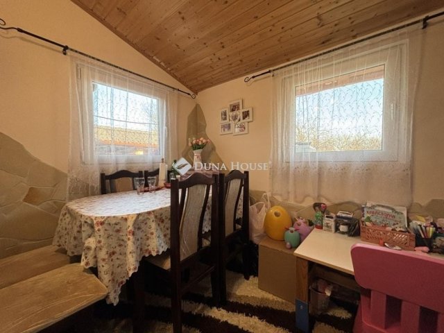 Eladó családi ház, Kókán 41.9 M Ft, 2 szobás