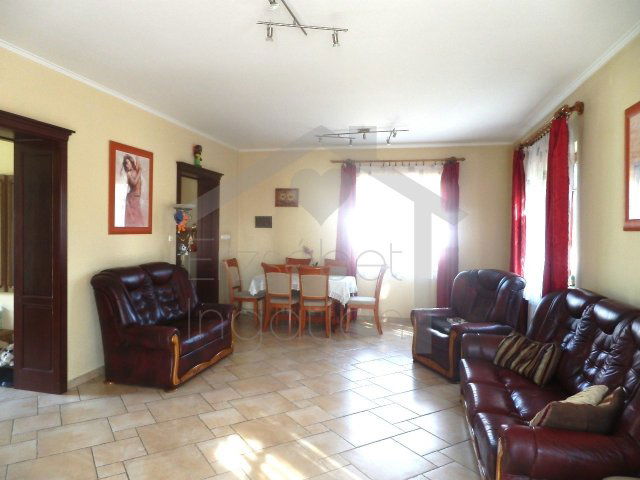 Eladó családi ház, Esztergomban 85 M Ft, 3 szobás