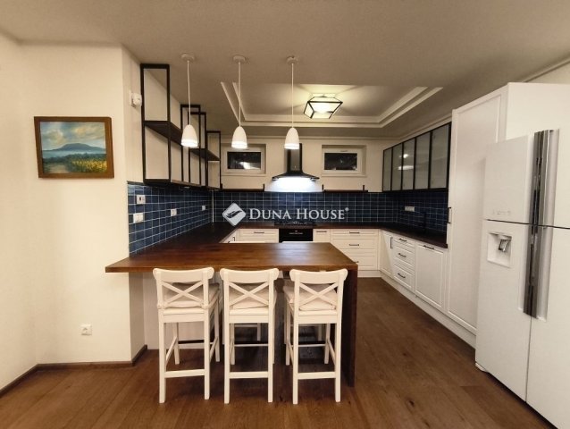 Eladó téglalakás, Gödöllőn 119.9 M Ft, 3 szobás