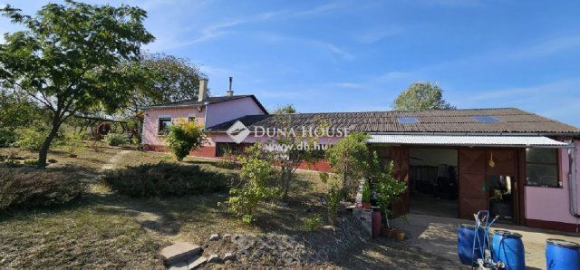 Eladó családi ház, Tápiószecsőn 118.5 M Ft, 2+2 szobás