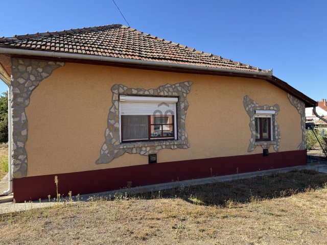 Eladó családi ház, Jászkarajenőn 21.9 M Ft, 4 szobás