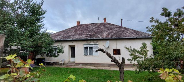 Eladó családi ház, Kisvarsányon 27 M Ft, 3 szobás