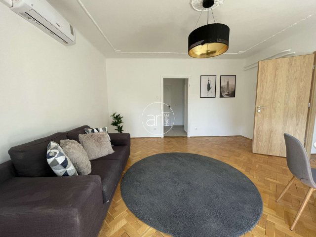 Kiadó téglalakás, albérlet, Szegeden, Füredi utcában
