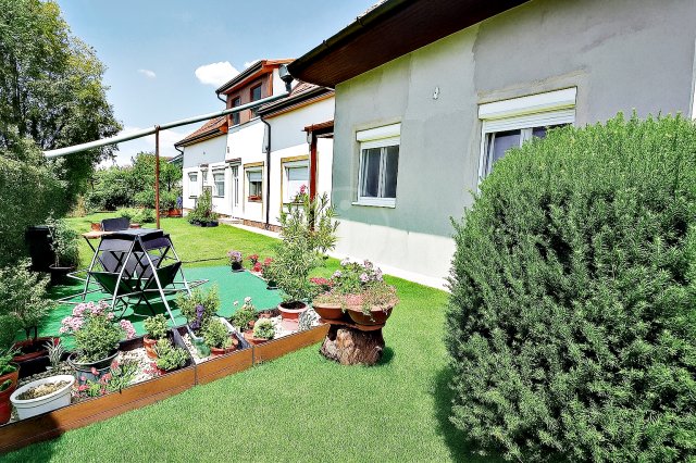 Eladó családi ház, Csömörön 159.9 M Ft, 5 szobás