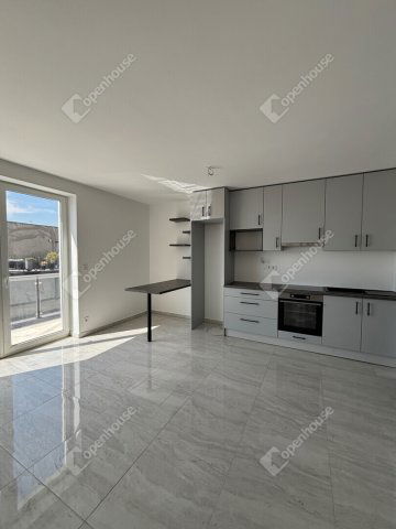 Eladó téglalakás, Győrött 74.85 M Ft, 3 szobás