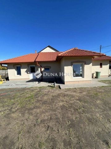 Eladó családi ház, Abonyban 34.9 M Ft, 2 szobás