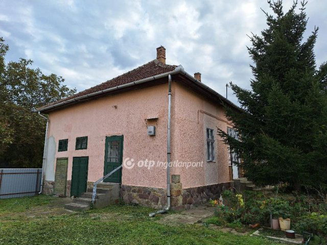 Eladó családi ház, Jászapátiban 13.99 M Ft, 2+1 szobás