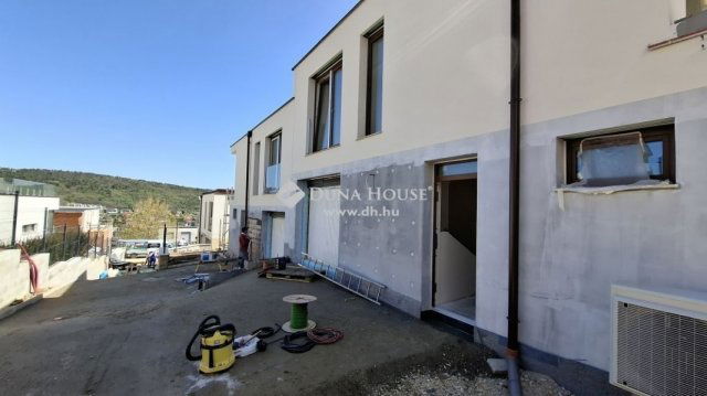 Eladó ikerház, Budapesten, III. kerületben 196 M Ft, 3+1 szobás