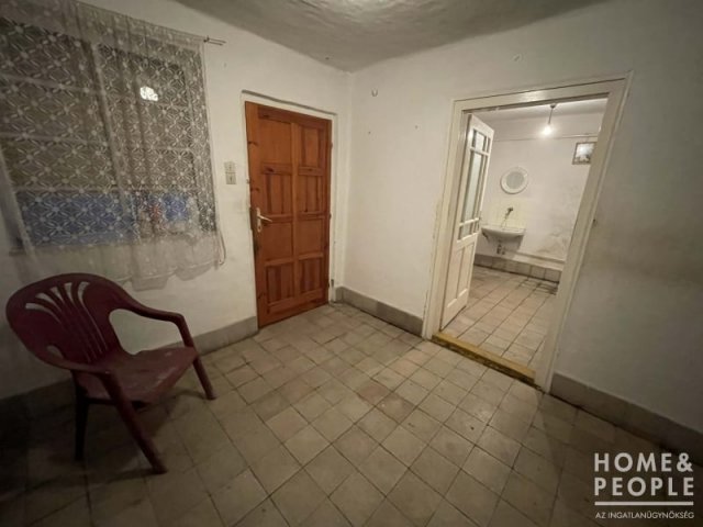 Eladó családi ház, Szatymazon 34.99 M Ft, 2 szobás