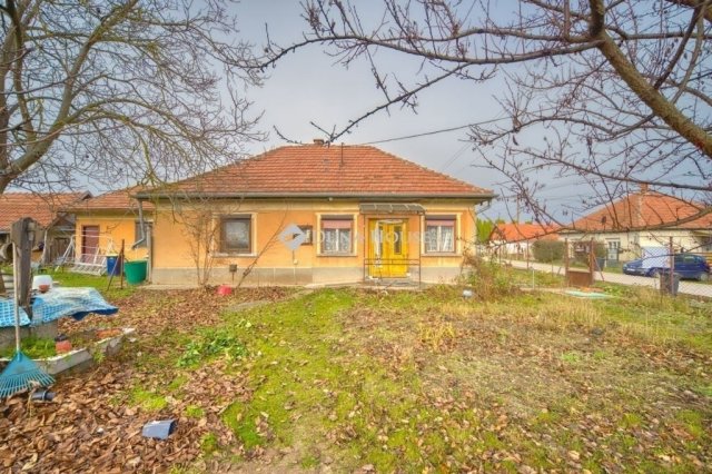 Eladó családi ház, Káván 34.5 M Ft, 2 szobás
