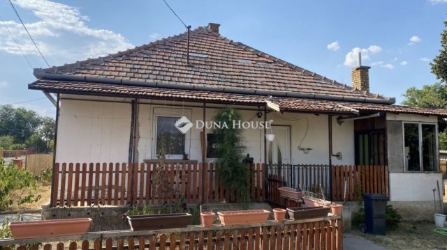 Eladó családi ház, Tápióbicskén 36.5 M Ft, 2 szobás