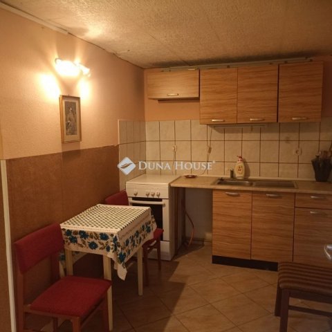 Eladó családi ház, Zalaegerszegen 14.9 M Ft, 1 szobás