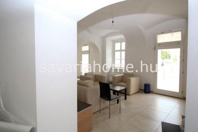 Kiadó üzlethelyiség, Szombathelyen 350 E Ft / hó