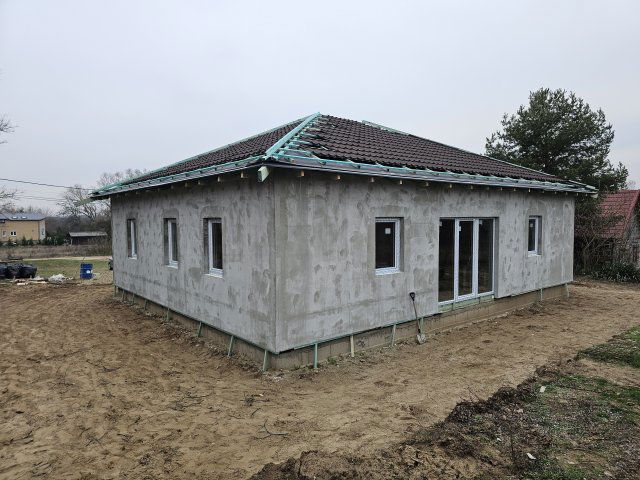 Eladó családi ház, Pócsmegyeren 124.9 M Ft, 4 szobás