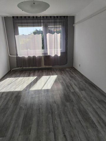 Eladó panellakás, Budapesten, III. kerületben 66.5 M Ft