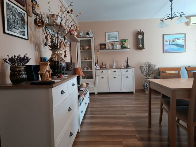 Eladó panellakás, Veszprémben 77 M Ft, 4 szobás