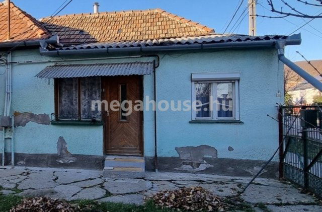 Eladó családi ház, Budaörsön 37.9 M Ft, 1 szobás