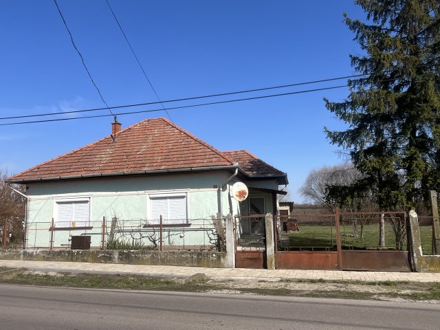 Eladó családi ház, Hejőpapin 13 M Ft, 2 szobás